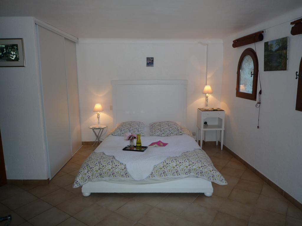 Bed and Breakfast La Rose Des Vents Montauroux Exterior foto