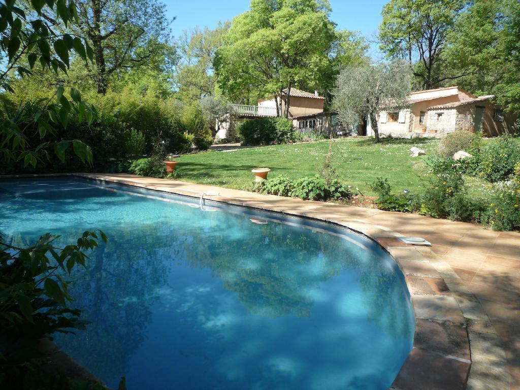 Bed and Breakfast La Rose Des Vents Montauroux Exterior foto