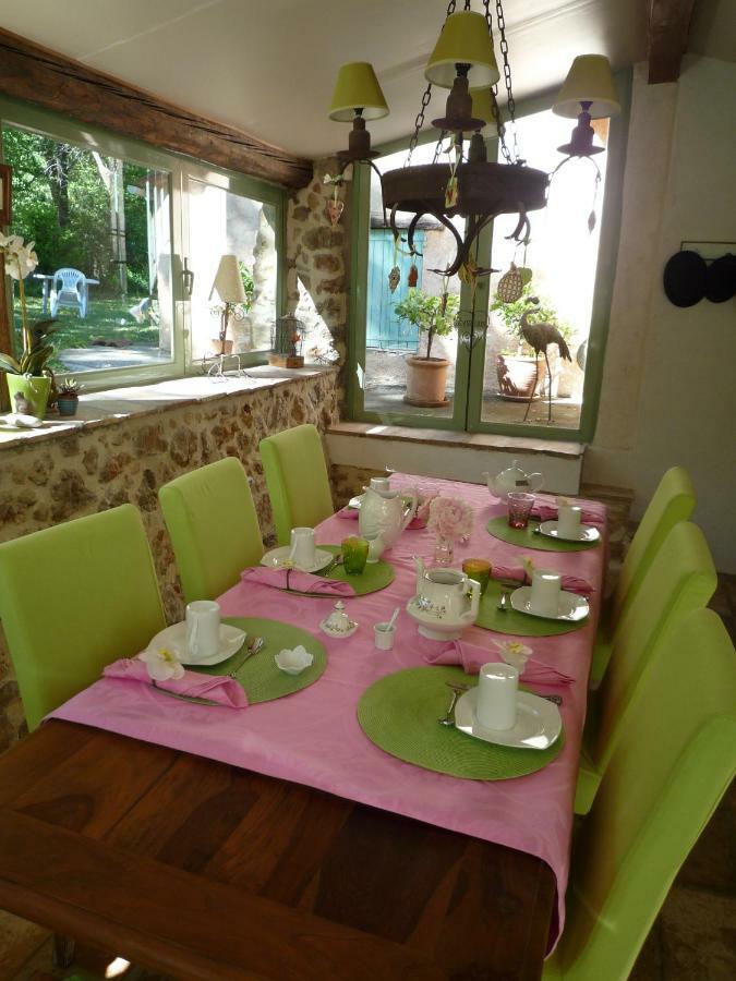 Bed and Breakfast La Rose Des Vents Montauroux Exterior foto